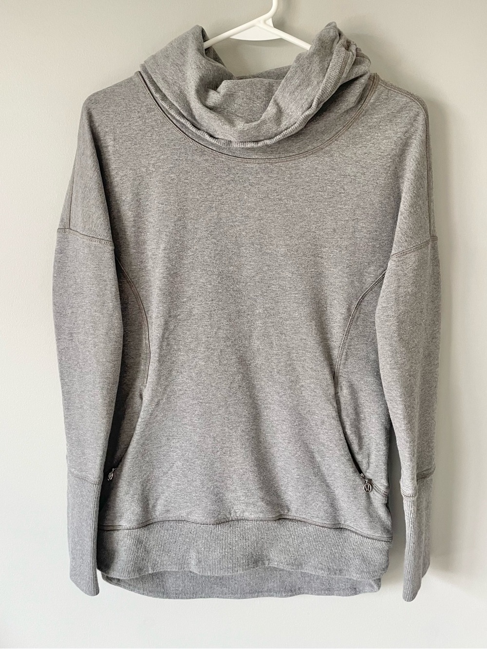 Lululemon Rest Day Pullover Vintage Sports Grey Pockets Women’s 6 EUC 98$